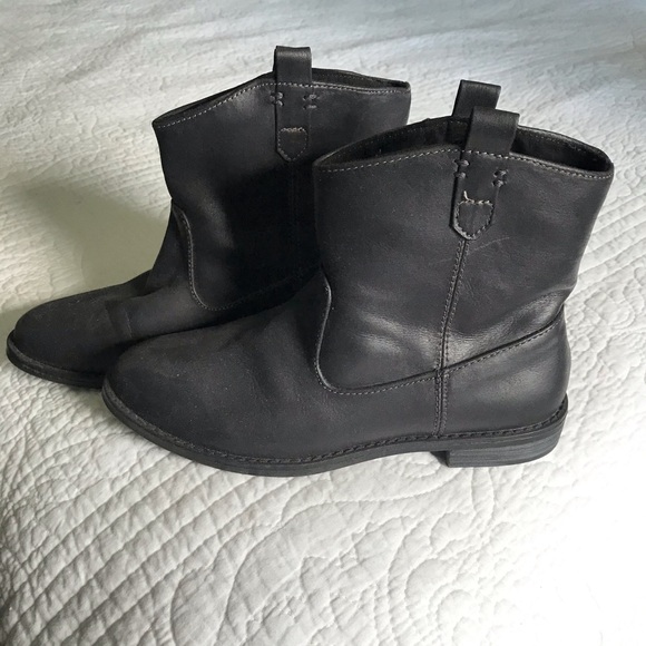 Old Navy Short Black Boots - Picture 4 of 4